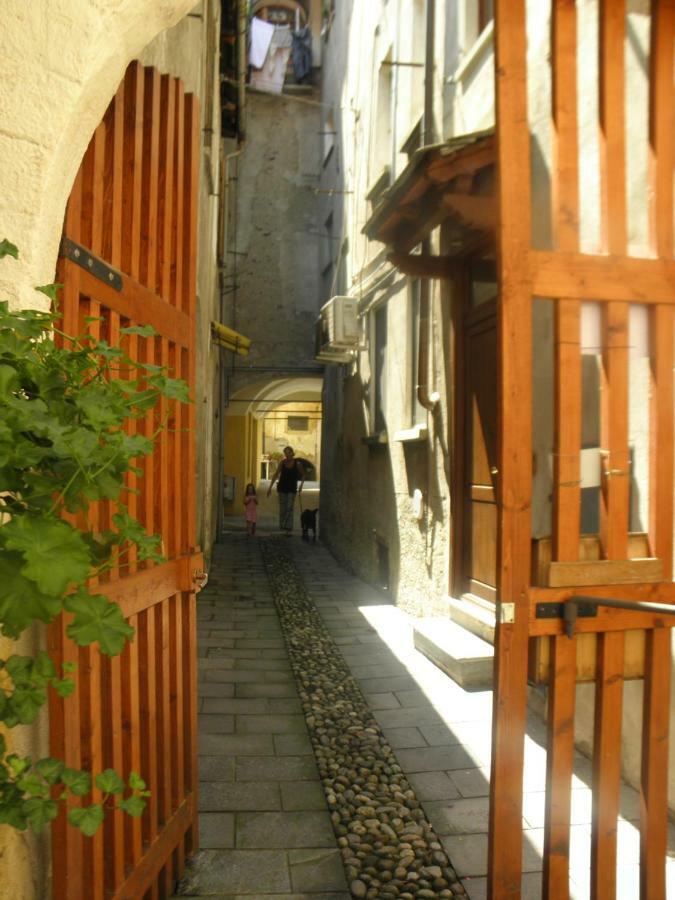 Al Vicolo Del Gallo Varallo Luaran gambar