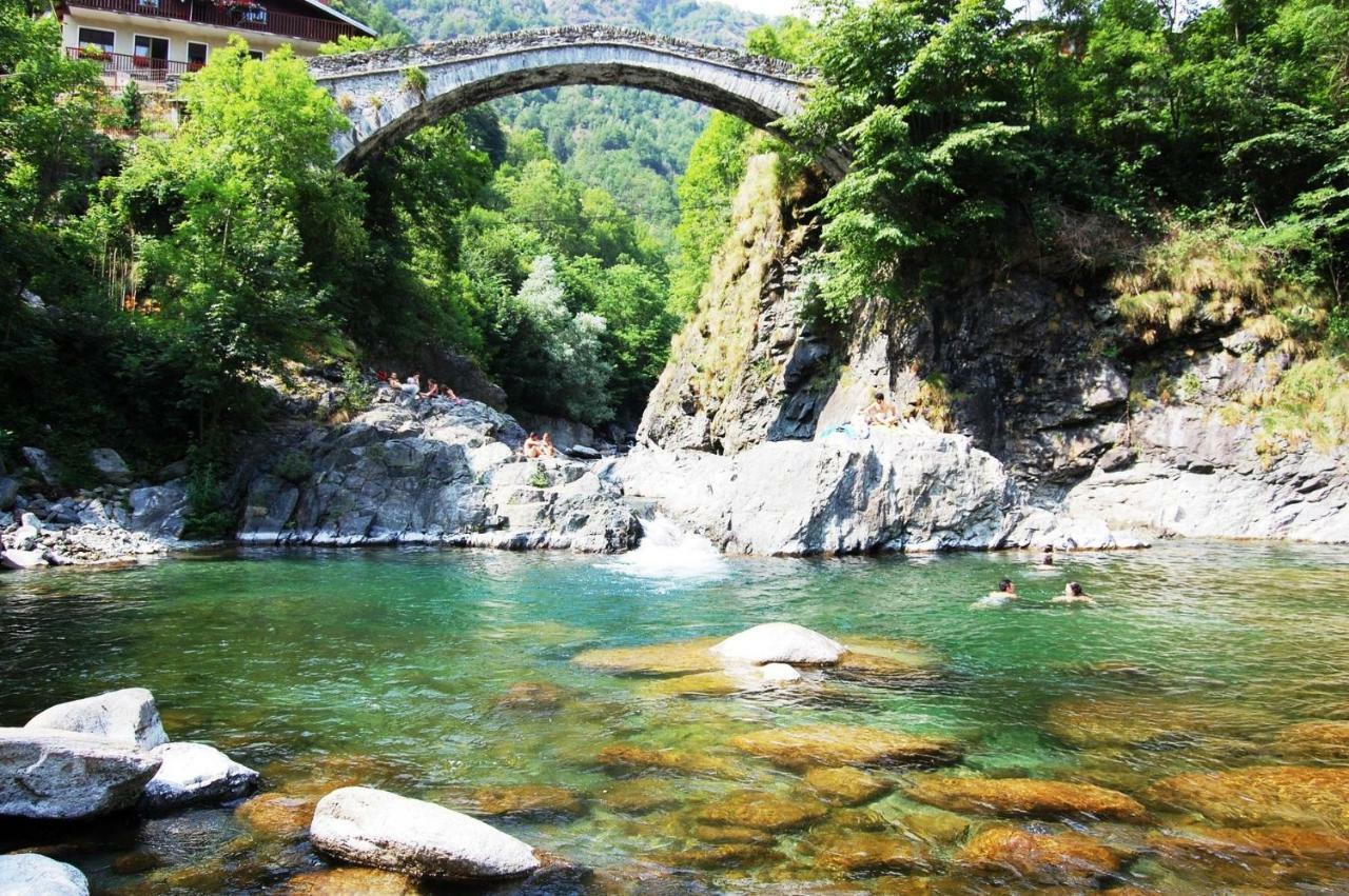 Al Vicolo Del Gallo Varallo Luaran gambar