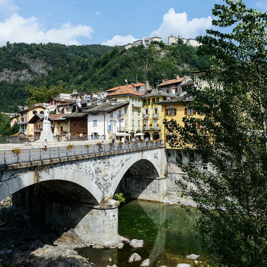 Al Vicolo Del Gallo Varallo Luaran gambar