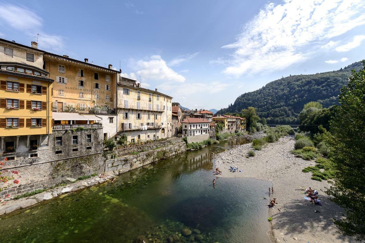 Al Vicolo Del Gallo Varallo Luaran gambar