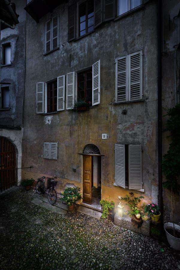 Al Vicolo Del Gallo Varallo Luaran gambar