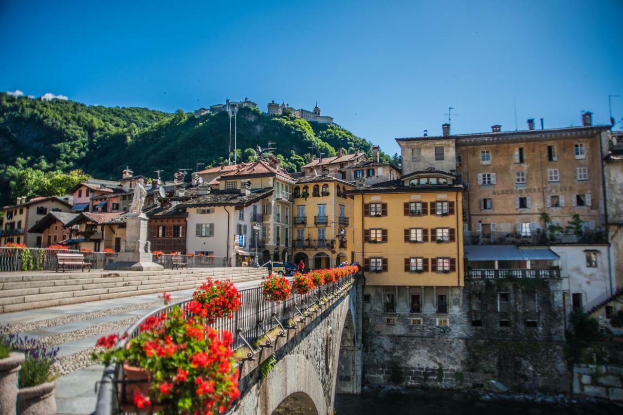 Al Vicolo Del Gallo Varallo Luaran gambar