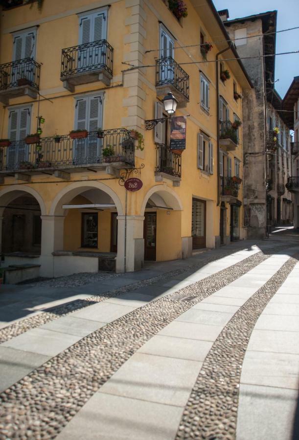 Al Vicolo Del Gallo Varallo Luaran gambar